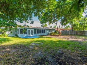 827 SE 10th Ter, Deerfield Beach FL 33441