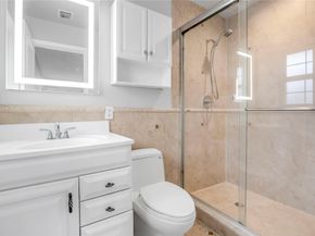 827 SE 10th Ter, Deerfield Beach FL 33441