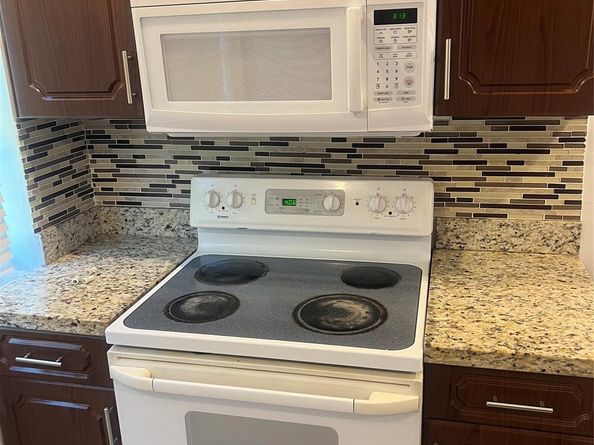 6104 SW 20th St, Miramar FL 33023