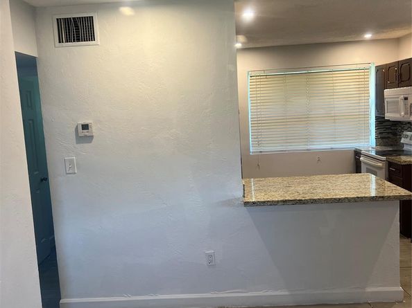 6104 SW 20th St, Miramar FL 33023