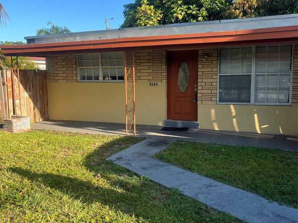 6104 SW 20th St, Miramar FL 33023