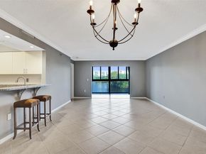 2334 S Cypress Bend Dr 304, Pompano Beach FL 33069