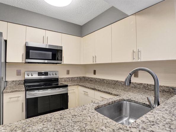 2334 S Cypress Bend Dr 304, Pompano Beach FL 33069
