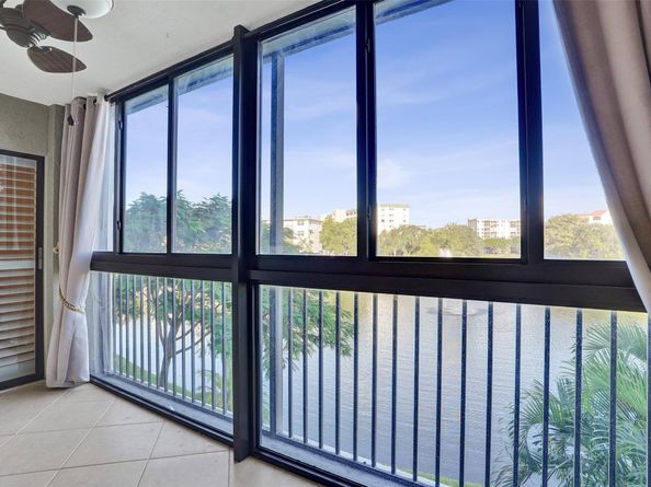 2334 S Cypress Bend Dr 304, Pompano Beach FL 33069
