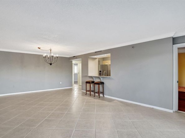 2334 S Cypress Bend Dr 304, Pompano Beach FL 33069