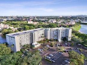 2334 S Cypress Bend Dr 304, Pompano Beach FL 33069