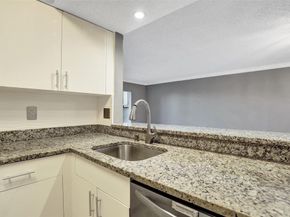 2334 S Cypress Bend Dr 304, Pompano Beach FL 33069
