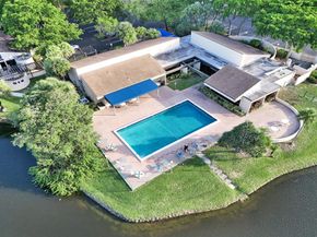 2334 S Cypress Bend Dr 304, Pompano Beach FL 33069