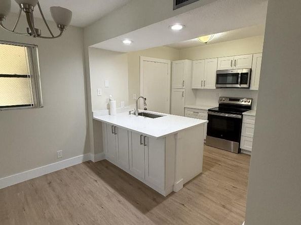 9150 NW 38th Dr 111, Coral Springs FL 33065