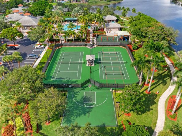 6895 NW 108th Ave, Parkland FL 33076