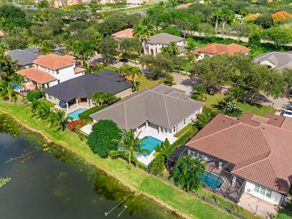 6895 NW 108th Ave, Parkland FL 33076