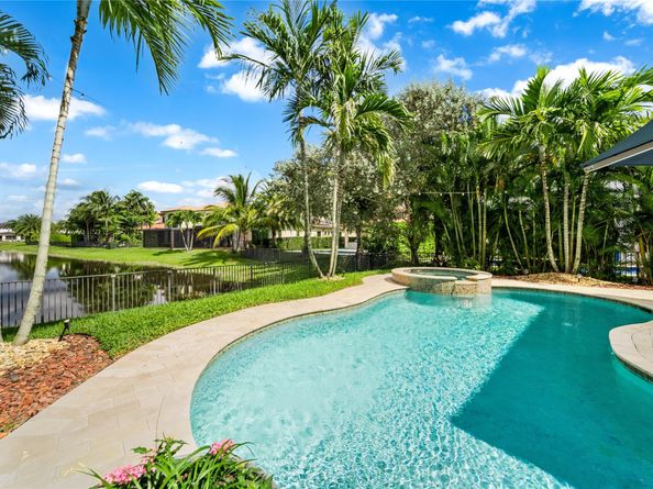 11315 E Watercrest Cir, Parkland FL 33076