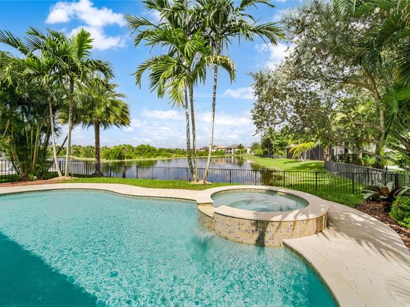11315 E Watercrest Cir, Parkland FL 33076
