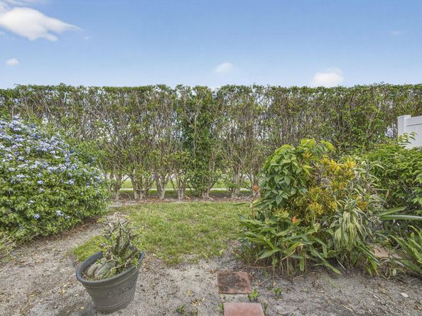 2641 Gately Drive W 102, West Palm Beach FL 33415