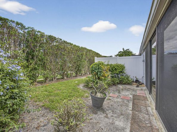 2641 Gately Drive W 102, West Palm Beach FL 33415