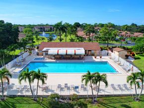 813 Sky Pine Way D2, Greenacres FL 33415