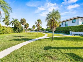 580 Egret Drive 123, Hallandale Beach FL 33009
