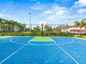 580 Egret Drive 123, Hallandale Beach FL 33009