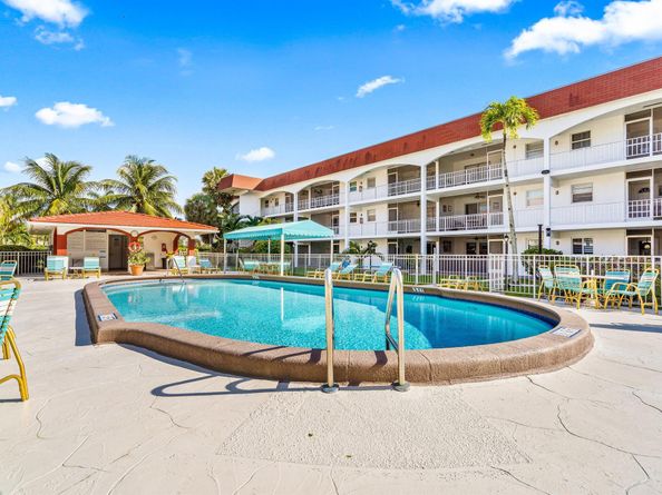 580 Egret Drive 123, Hallandale Beach FL 33009