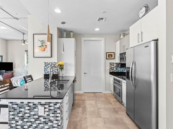 335 SE 6th Avenue 304, Delray Beach FL 33483