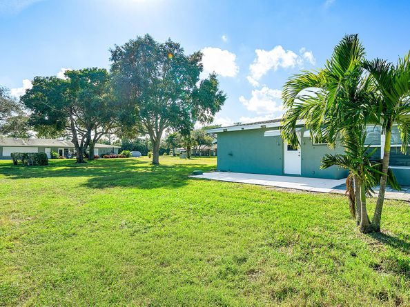 902 South Drive D, Delray Beach FL 33445