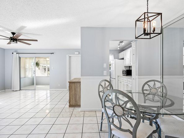 902 South Drive D, Delray Beach FL 33445