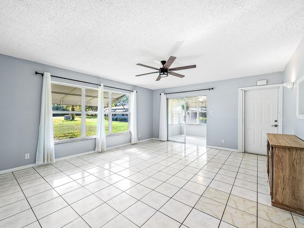 902 South Drive D, Delray Beach FL 33445