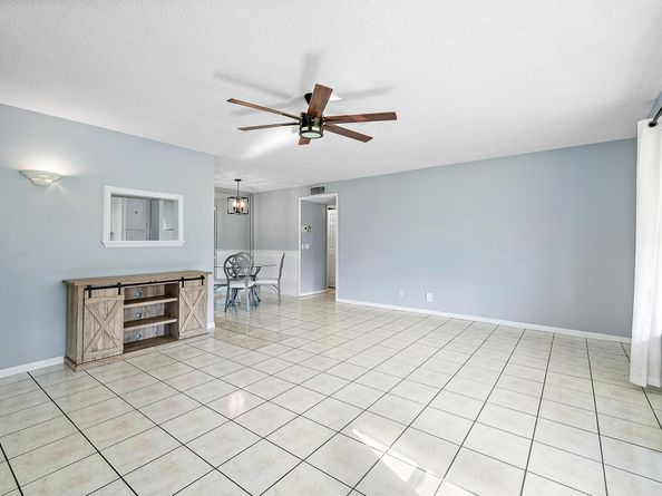 902 South Drive D, Delray Beach FL 33445