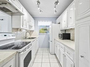 902 South Drive D, Delray Beach FL 33445