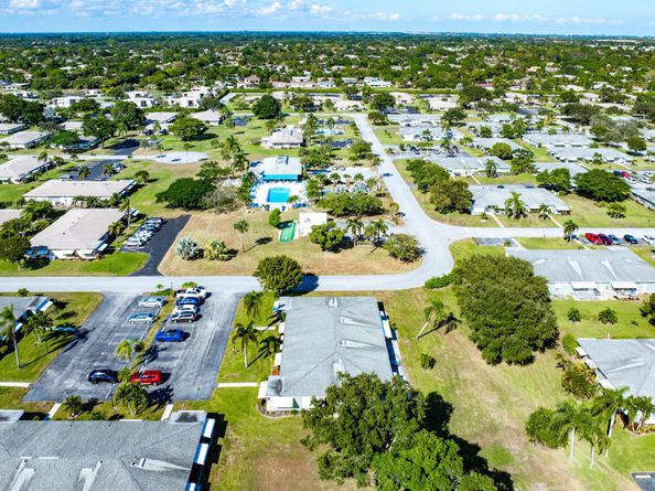 902 South Drive D, Delray Beach FL 33445