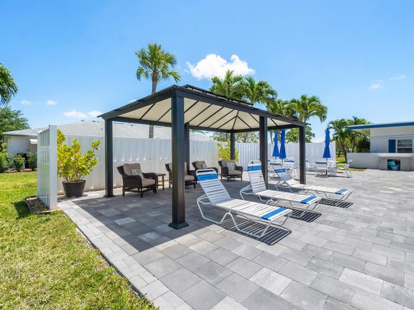 902 South Drive D, Delray Beach FL 33445