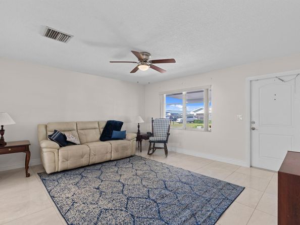 816 SW 18th Court, Boynton Beach FL 33426