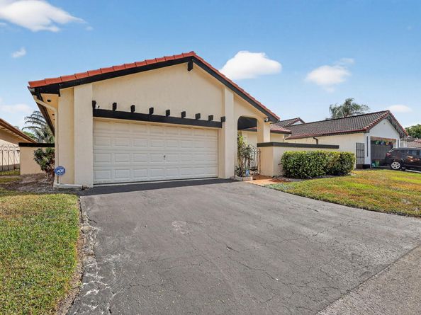 17349 NW 62nd Place, Hialeah FL 33015