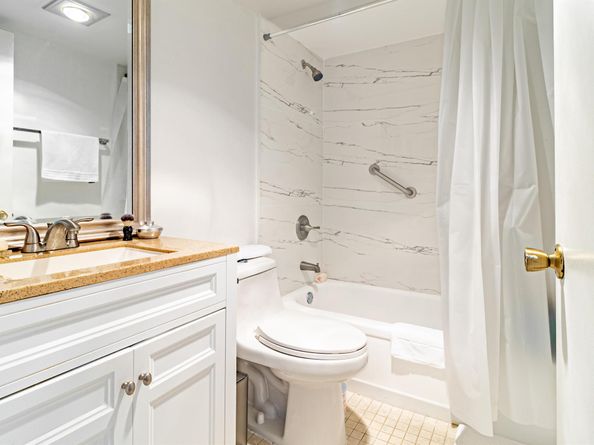 213 Fanshaw F, Boca Raton FL 33434