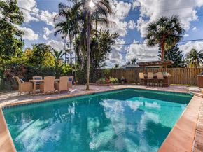 40 SW 9th Ct, Pompano Beach FL 33060