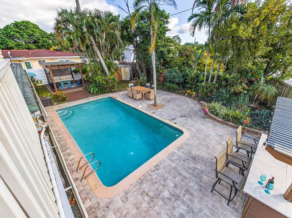 40 SW 9th Ct, Pompano Beach FL 33060