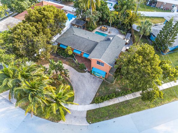 40 SW 9th Ct, Pompano Beach FL 33060