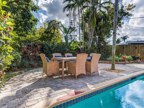 40 SW 9th Ct, Pompano Beach FL 33060