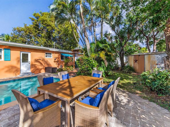 40 SW 9th Ct, Pompano Beach FL 33060