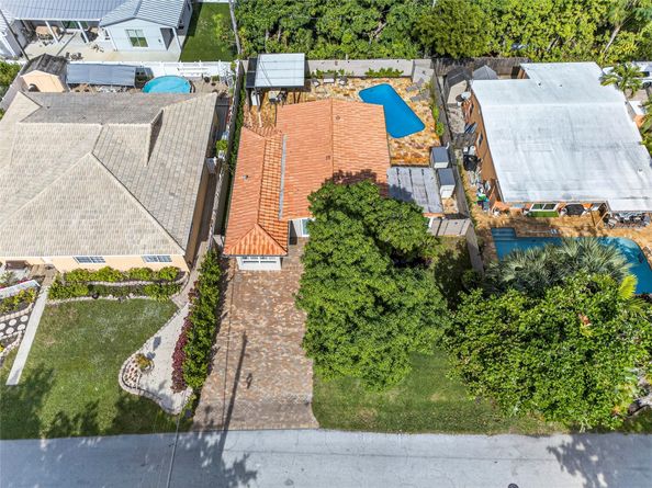 1763 NE 15th St, Fort Lauderdale FL 33304