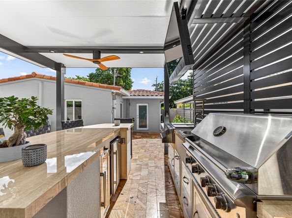 1763 NE 15th St, Fort Lauderdale FL 33304