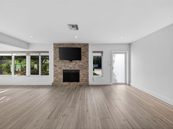 1763 NE 15th St, Fort Lauderdale FL 33304