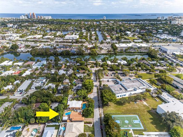1763 NE 15th St, Fort Lauderdale FL 33304