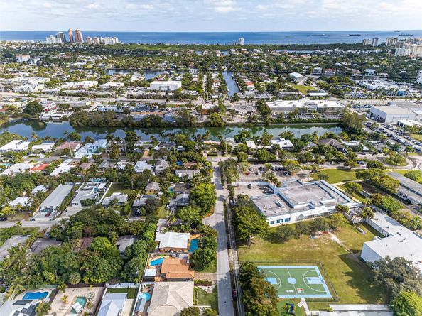 1763 NE 15th St, Fort Lauderdale FL 33304