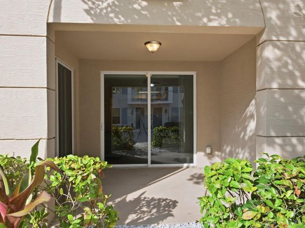 4 Renaissance Way 110, Boynton Beach FL 33426