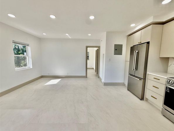 1400 SE 7th Ave 4, Pompano Beach FL 33060