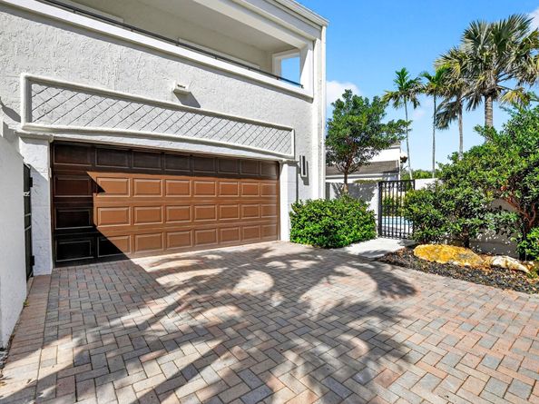 1119 Russell Dr, Highland Beach FL 33487