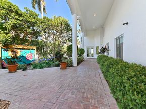 200 N Lake Drive, Lantana FL 33462