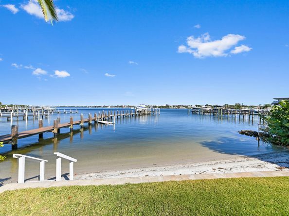 200 N Lake Drive, Lantana FL 33462