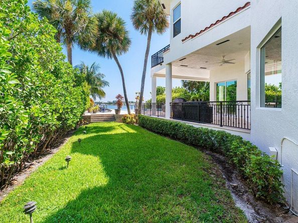 200 N Lake Drive, Lantana FL 33462